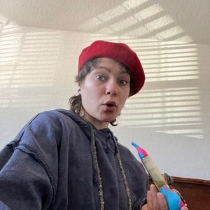 Meet your Posher, Max